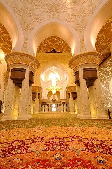 مسجد شیخ زاید ابوظبی با فرش ایرانی 