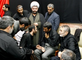 احمدی نژاد و حاج منصور ارضی