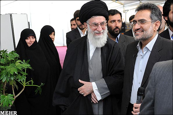 بازدید رهبر انقلاب از نمایشگاه کتاب تهران