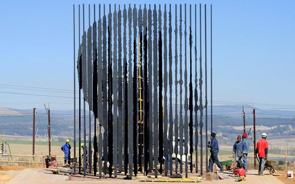  مجسمه یادبودی از نلسون ماندلا