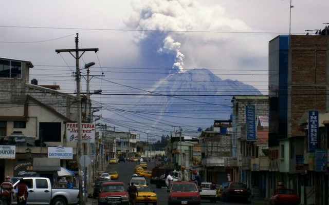 فعالیت کوه آتشفشانی در اکوادور