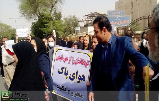 تجمع خوزستانی ها در اعتراض به گرد و غبار هوا (+عکس)
