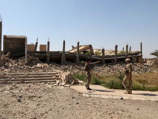 تخریب کامل مقبره صدام در حملات داعش / عکس های قاسم سلیمانی جایگزین عکس صدام شد