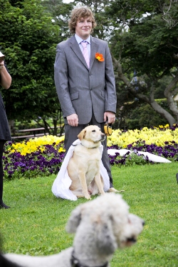 ازدواج پسر استرالیایی با یک سگ! (+عکس)