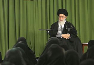 مقام معظم رهبری: مسئله تکثیر نسل، حیاتی است