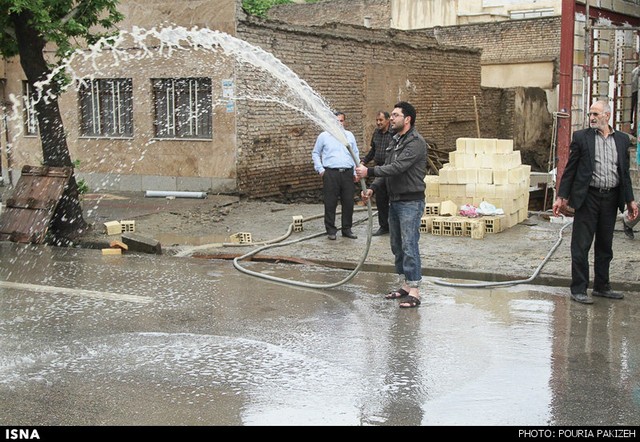 بارش شدید باران و آب‌گرفتگی در همدان (عکس)