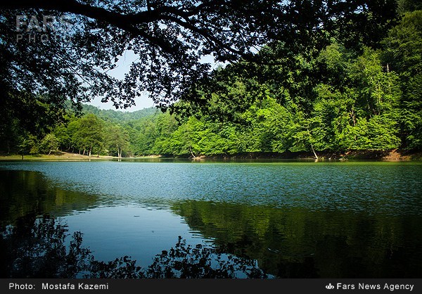 طبیعت بهاری دریاچه چورِت - ساری (عکس)