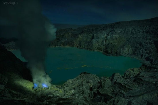 گدازه های آبی رنگ آتشفشانی! (+عکس)