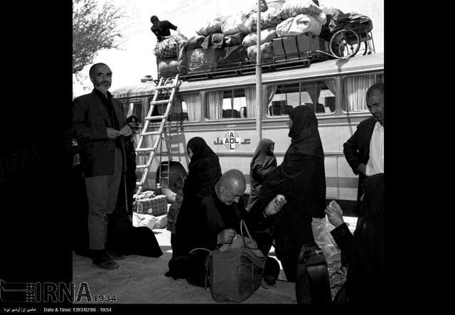 اخراج ایرانیان توسط رژیم عراق سال 1348  (عکس)