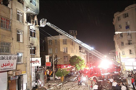 انفجار ساختمان در سعادت آباد تهران (عکس)