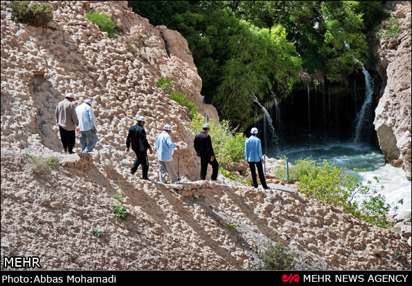 طبیعت بهاری روستای آب ملخ - اصفهان (عکس)