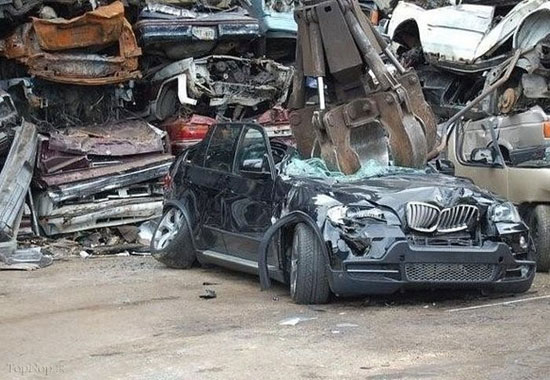 پایان راه یک BMW (عکس)