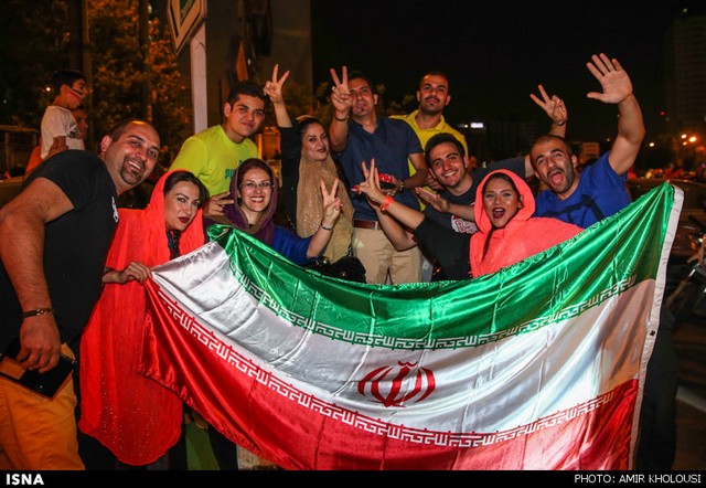 شادی مردم پس از بازی ایران و آرژانتین (عکس)