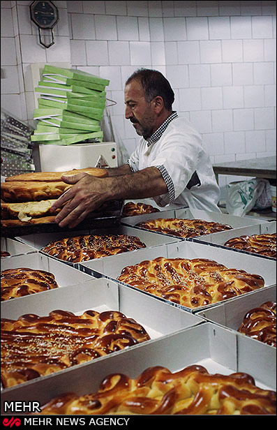 پخت نان رمضان تبریز (عکس)