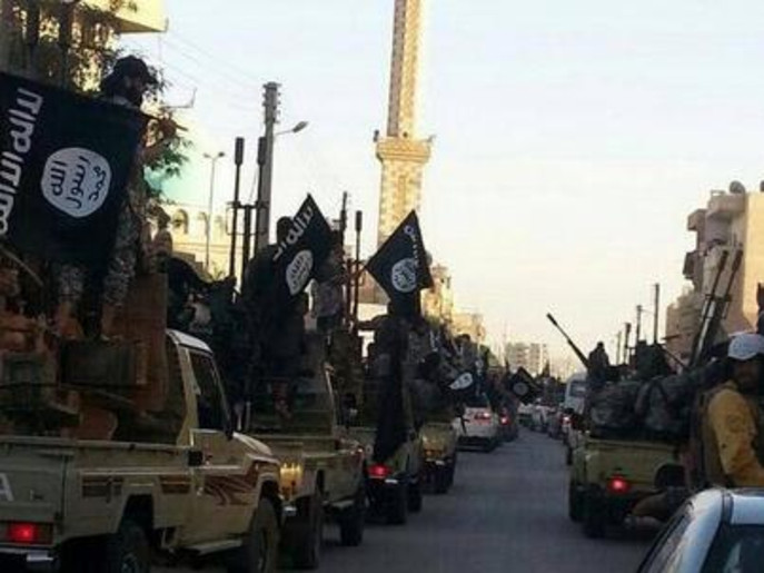رژه داعش با موشک های اسکاد و تانک های T55 (+عکس)