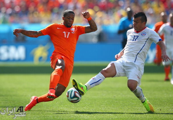 مسابقه فوتبال هلند و شیلی (عکس)