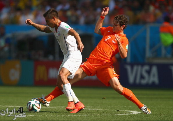 مسابقه فوتبال هلند و شیلی (عکس)
