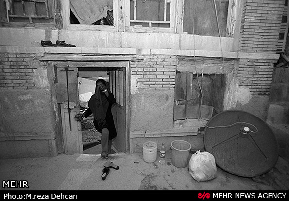 خرده فروشان و معتادان گذر سنگ سیاه شیراز (عکس)