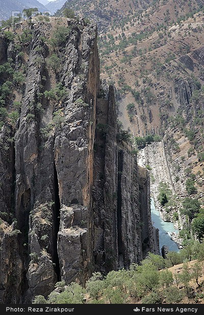 آبشار کاهکده - چهار محال و بختیاری (عکس)