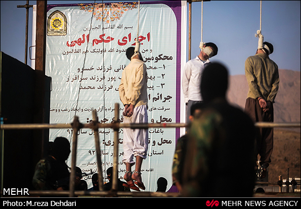 اعدام 3 سارق مسلح در شیراز (عکس 16+)