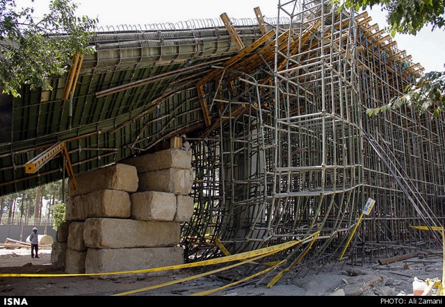 ریزش پل در شیراز (عکس)