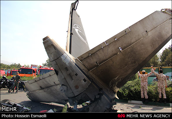 48 کشته و 3 زخمی در سقوط هواپیمای مسافربری در غرب تهران (+عکس و فیلم)