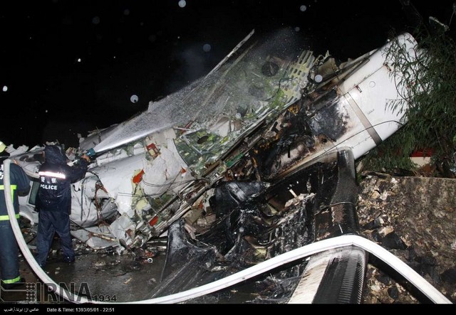 سقوط هواپیما در تایوان (عکس)