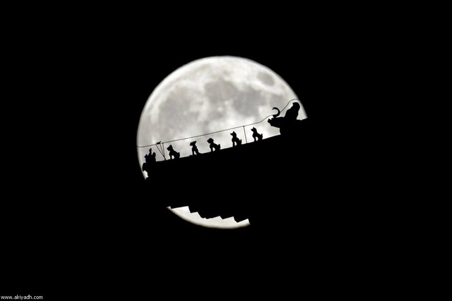 ماه پر نور (عکس)