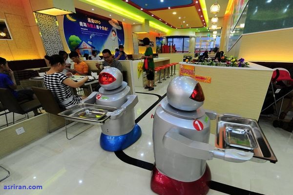 تجربه صرف غذا در بزرگ‌ترین رستوران رباتی چین