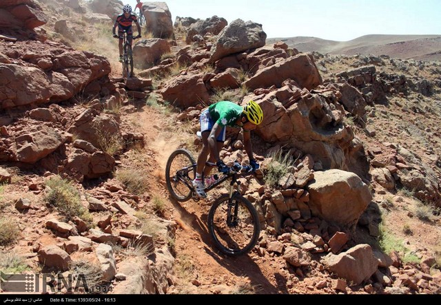 مسابقات دوچرخه سواری کوهستان در تبریز (عکس)