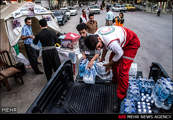 کمک به آورگان عراقی در سنندج (عکس)