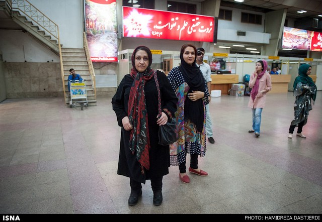 بازگشت «شمشیر باز» گروگان گرفته به تهران (عکس)