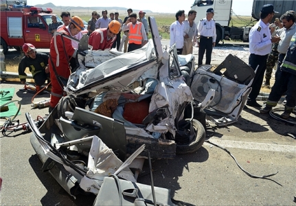 3 کشته در تصادف پراید و کامیون در مشهد (+عکس)