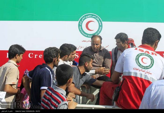 امداد رسانی به مردم زلزله زده ایلام (عکس)