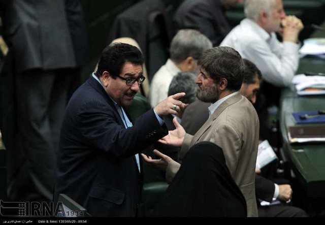 حاشیه هایی از جلسه استیضاح وزیر علوم (عکس)