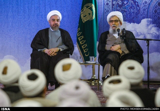 روحانی در جمع علما و روحانیون مشهد (عکس)