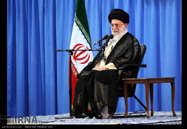 دیدار مسوولان و دست‌اندرکاران حج با رهبر انقلاب (+عکس)