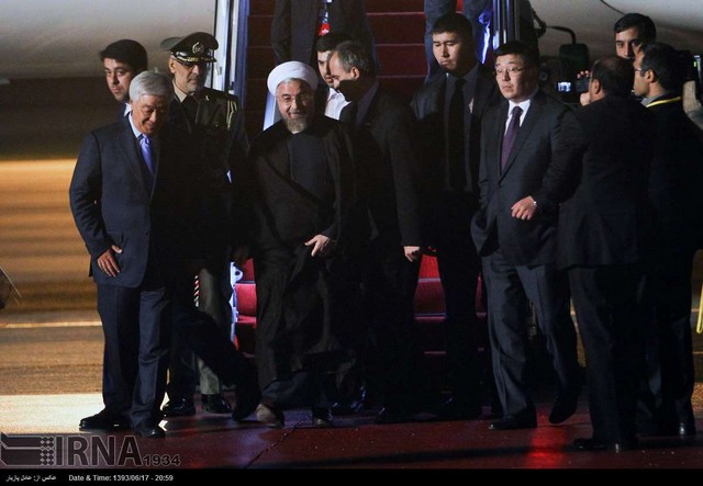 ورود روحانی به قزاقستان (عکس)