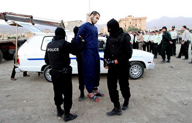 اعدام دو شرور همدانی (عکس)