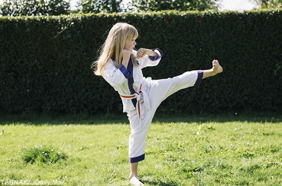 کاراته جان این دختر را نجات داد (+عکس)