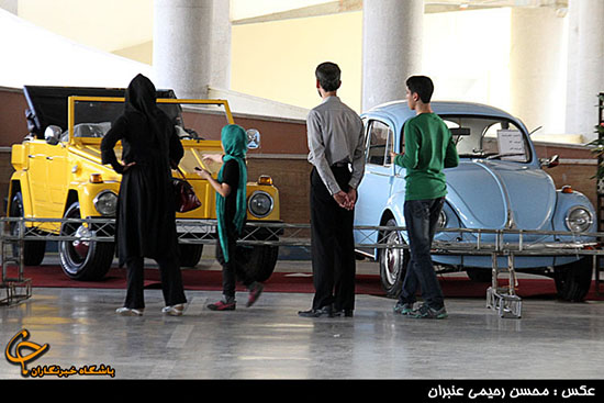 نمایشگاه اتومبیل‌های کلاسیک و آنتیک در مشهد (عکس)