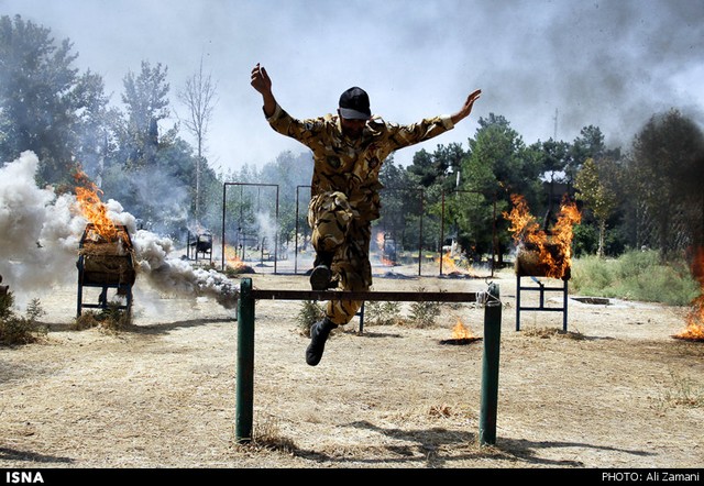 مانور چریک های آتش نشان در شیراز (عکس)