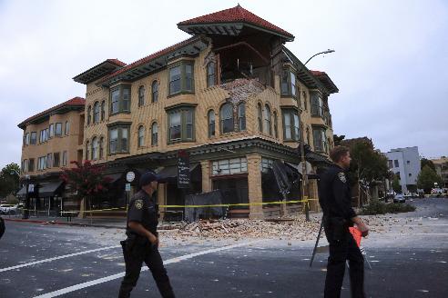 صدمات شدید ترین زلزله در کالیفرنیا آمریکا در 25 سال گذشته (+عکس)