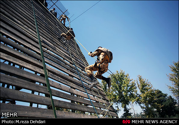 مانور چریک های آتش نشان در شیراز (عکس)