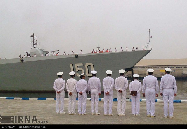 ورود ناوگروه نیروی دریایی چین به بندرعباس (عکس)