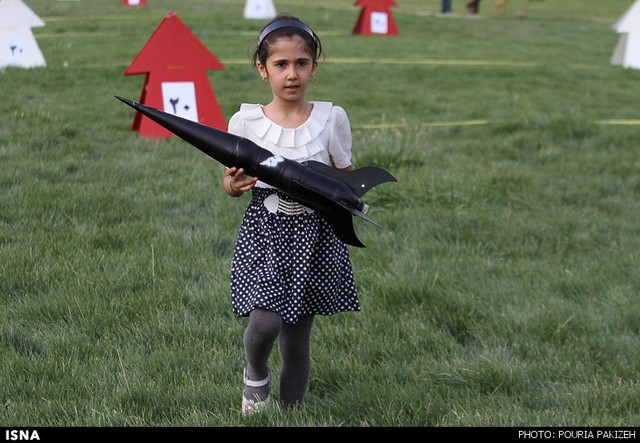 مسابقه پرتاب موشک های آبی - همدان (عکس)