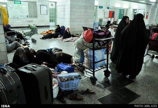 سرگردانی مسافران قطار تهران - اهواز (عکس)