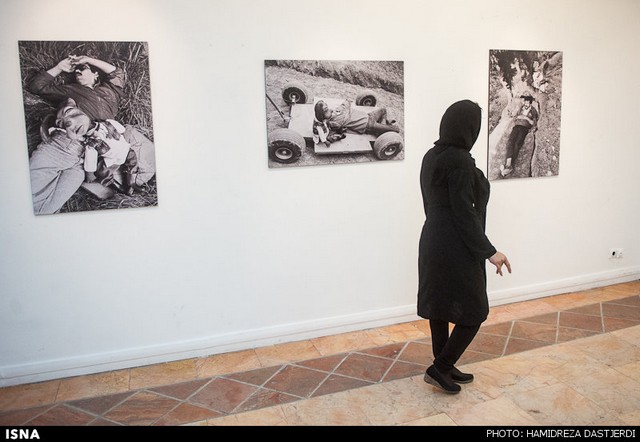 نمایشگاه عکس «به یاد گذشته» با حضور حمید جبلی (عکس)