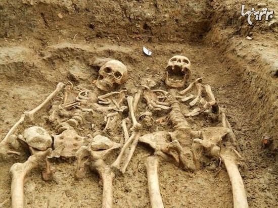 زوج عاشق 700 سال در آغوش هم! (عکس)