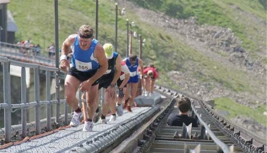 مسابقه بلندترین پله نوردی دنیا در سوئیس (+عکس)